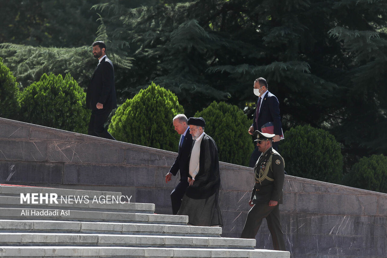 مراسم استقبال رسمی رئیسی از اردوغان 