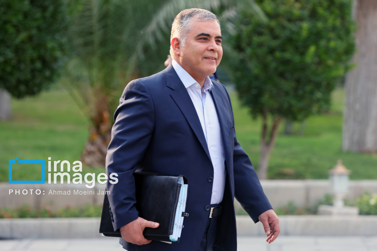 اعضای هیأت دولت در جمع خبرنگاران - ۵ مرداد ۱۴۰۴