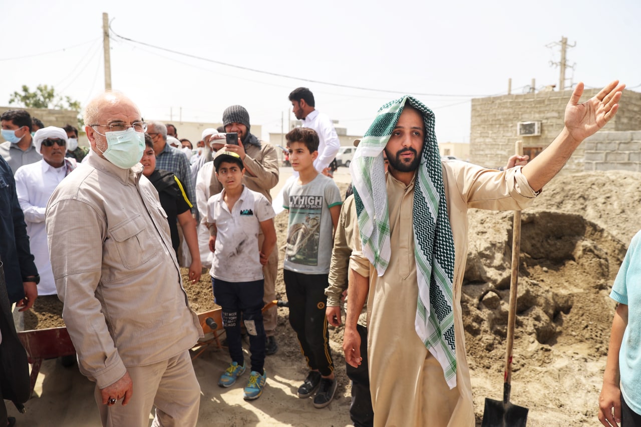 بازدید قالیباف از روستای بیاهی جاسک