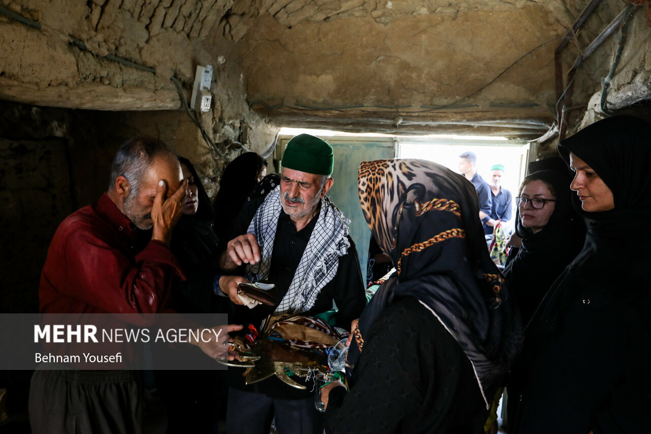 آیین علم‌گردانی در روستای تاریخی هزاوه