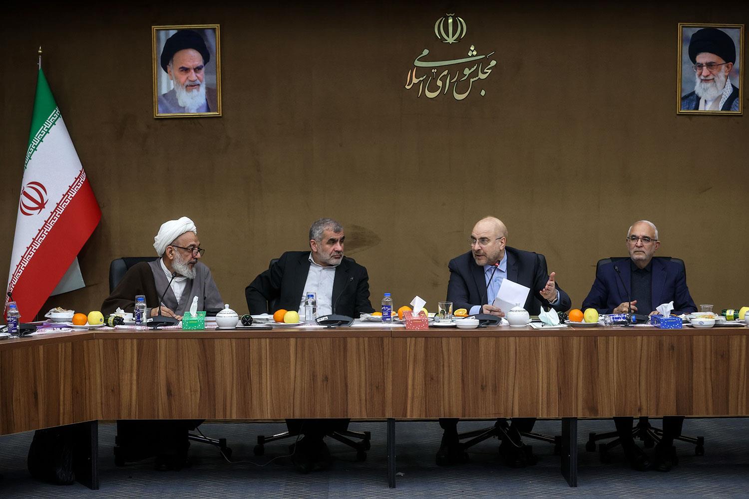  جلسه بررسی لایحه بودجه سال ۱۴۰۲ با حضور رئیس مجلس شورای اسلامی