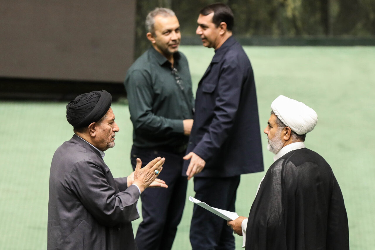 نشست علنی سه‌شنبه ۱۸ آذرماه مجلس