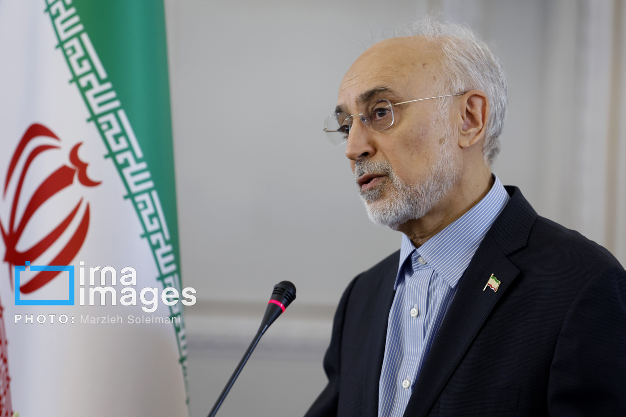 رونمایی از سردیس شهید امیرعبداللهیان در وزارت خارجه