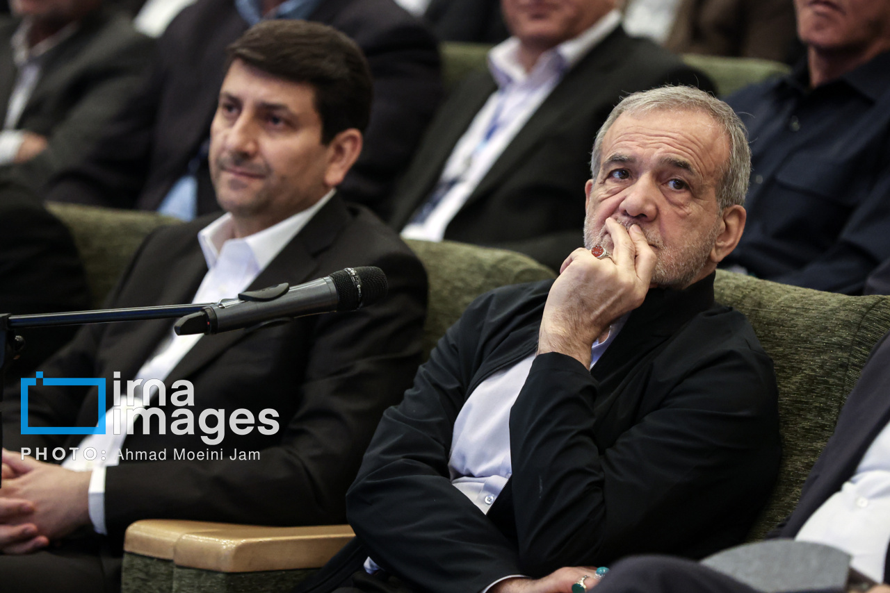 همایش روز جهانی ارتباطات با حضور پزشکیان