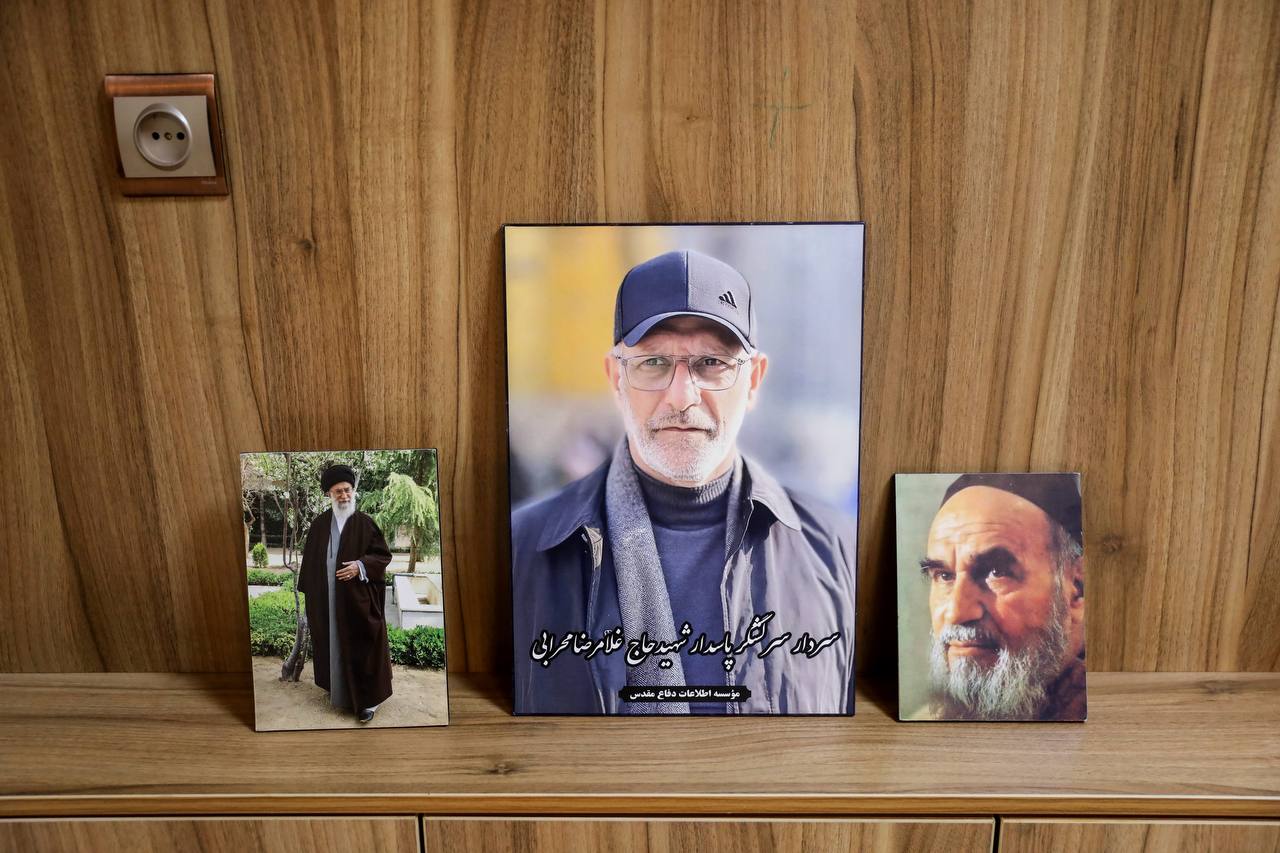 حضور قالیباف در منزل سرلشکر شهید غلامرضا محرابی