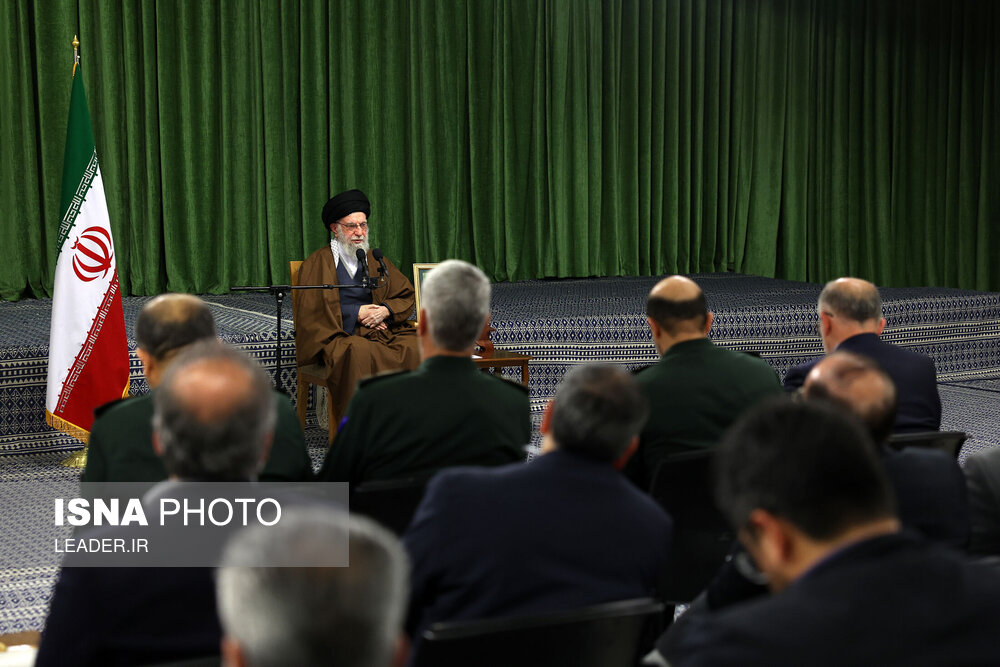 دیدار دست‌اندرکاران کنگره شهدای استان البرز با رهبر انقلاب