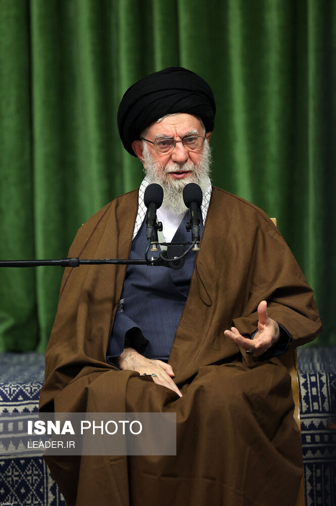 دیدار دست‌اندرکاران کنگره شهدای استان البرز با رهبر انقلاب