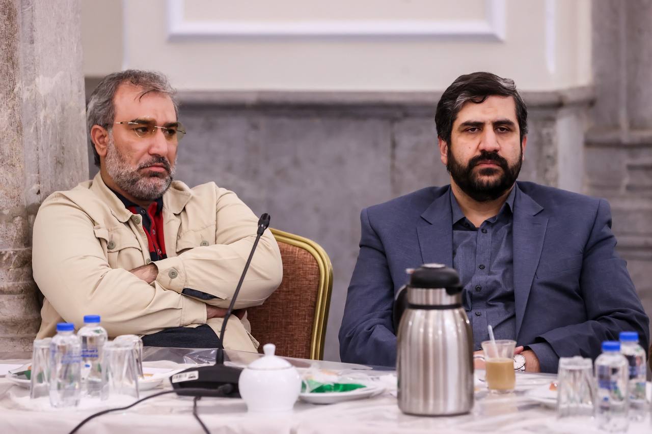  نشست صمیمانه جمعی از مدیران رسانه‌های کشور با قالیباف