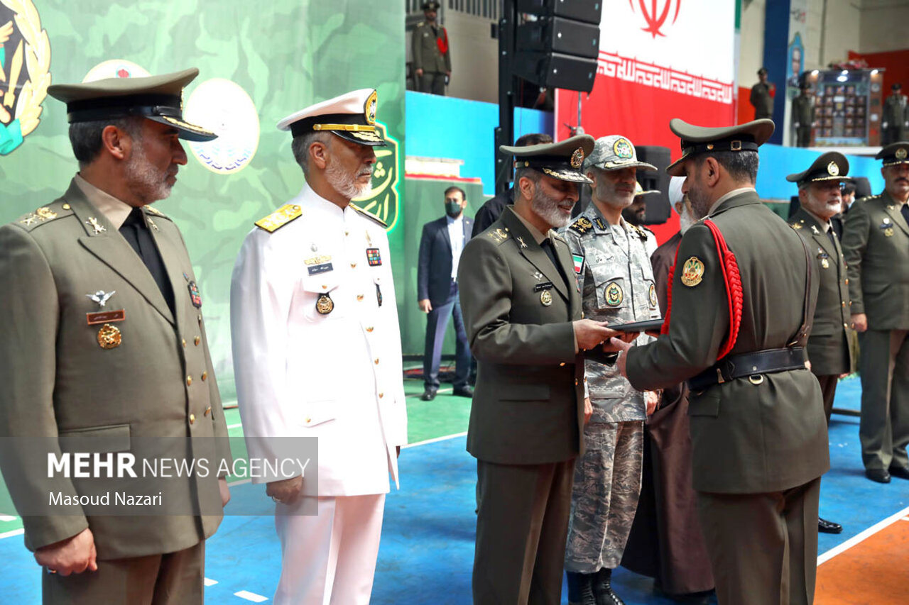 مراسم دانش‌آموختگی دانشجویان دانشگاه‌های افسری آجا