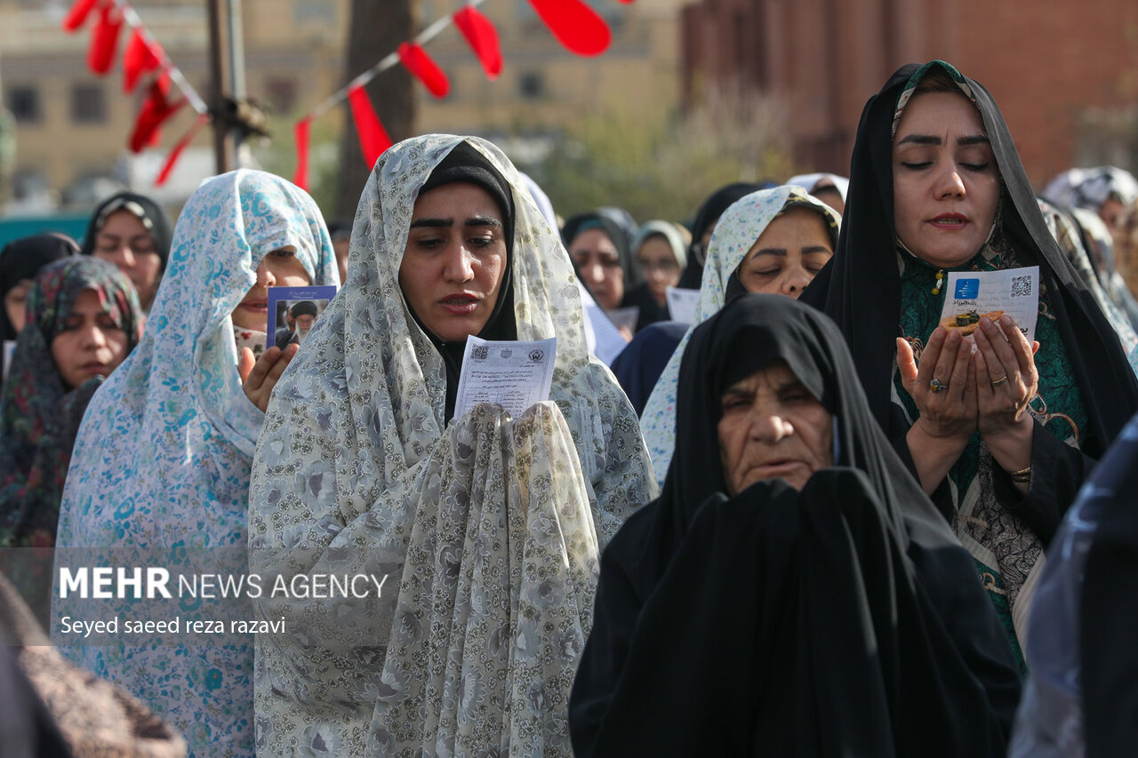 نماز عید سعید فطر در حرم حضرت عبدالعظیم حسنی (ع)