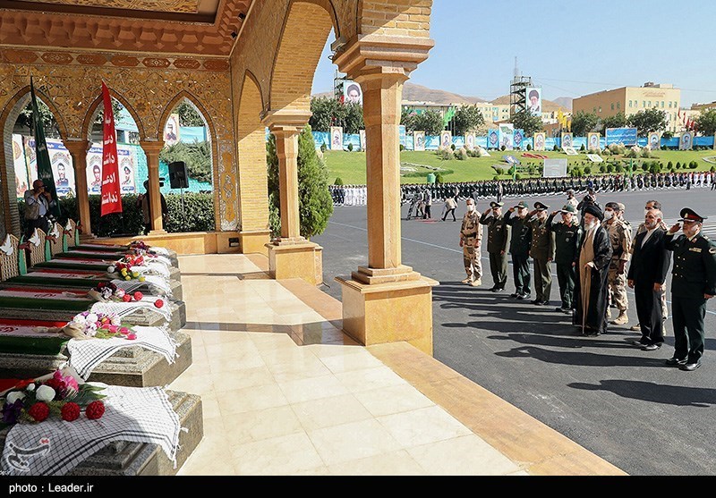 حضور رهبر انقلاب در دانشگاه افسری امام حسن(ع) 
