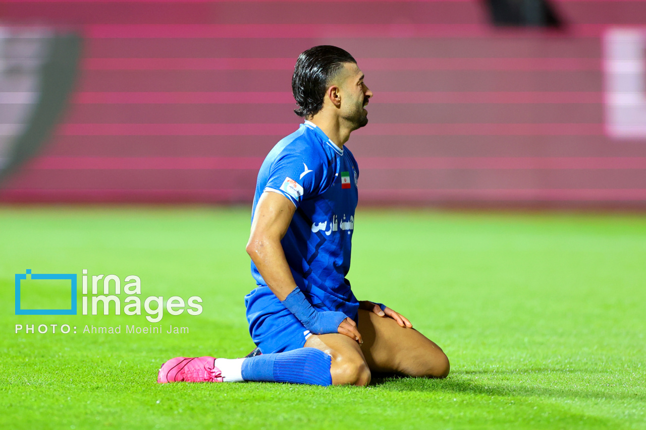 لیگ برتر فوتبال - استقلال و نساجی