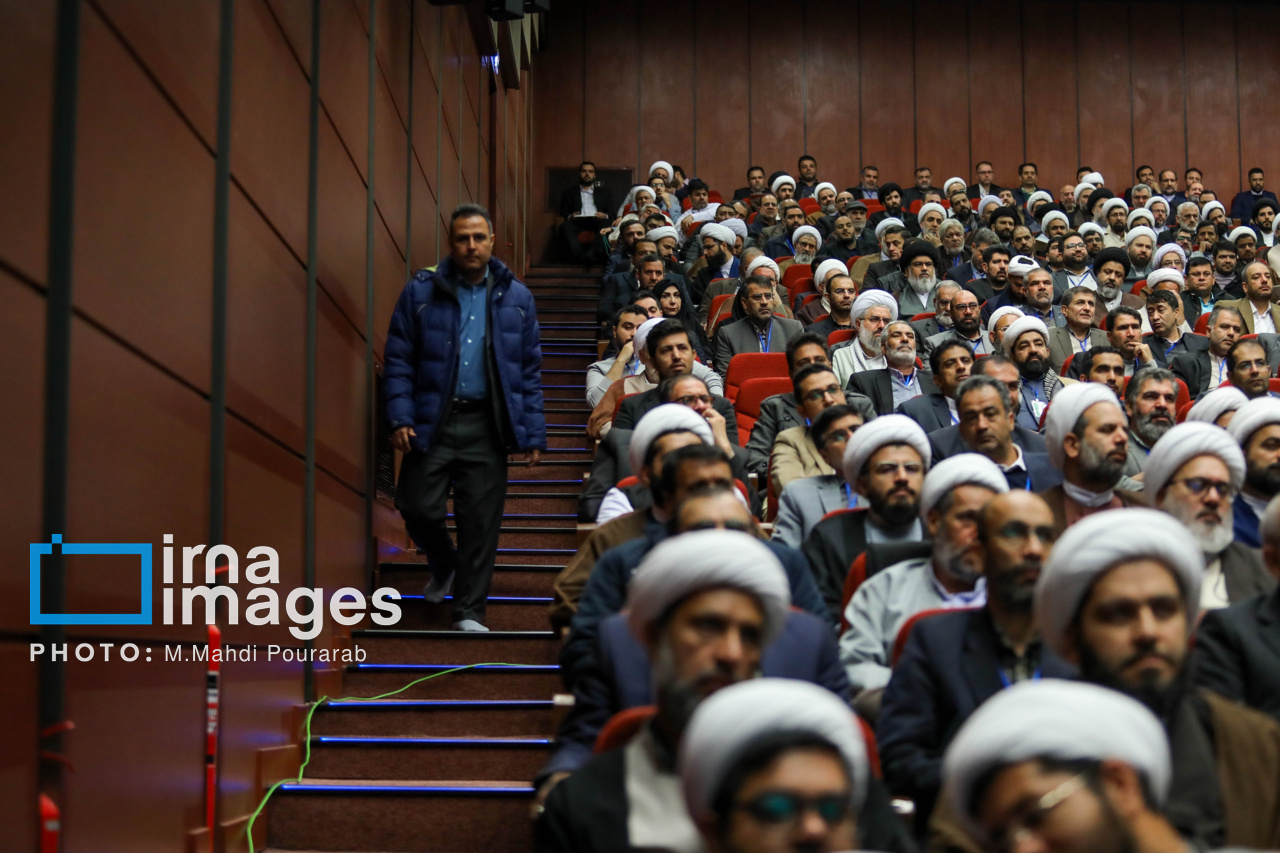  همایش سراسری خادمان حضور با حضور قالیباف 