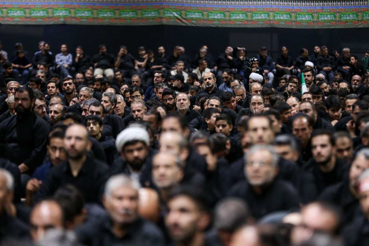  اولین شب مراسم عزاداری ماه محرم در جوار محل عروج ملکوتی قائد شهید انقلاب