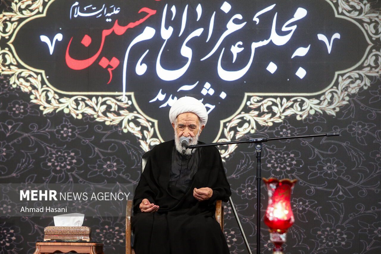 شب تاسوعای حسینی در حرم مطهر امام رضا (ع)