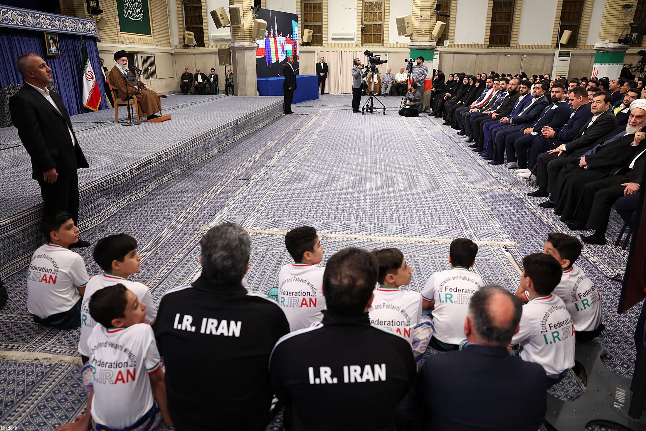 تصاویری از دیدار مدال‌آوران ورزشی و علمی با رهبر انقلاب