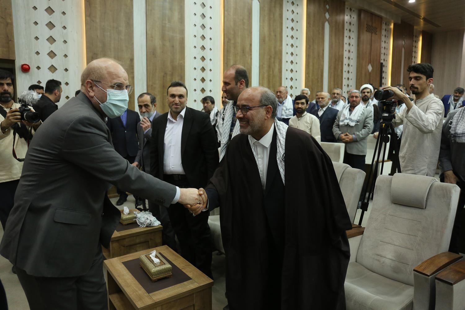 حضور سردار قاآنی و قالیباف در جمع «یاران خراسانی»