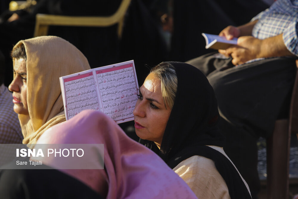 مراسم دعای عرفه در گلزار شهدای کرمان