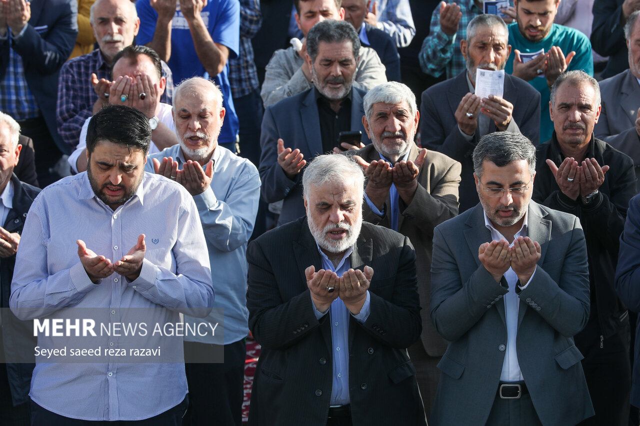 نماز عید سعید فطر در حرم حضرت عبدالعظیم حسنی (ع)