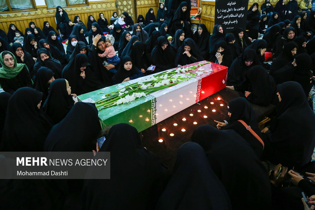 تشییع پیکر ۳۰۰ شهید گمنام دفاع مقدس در کشور