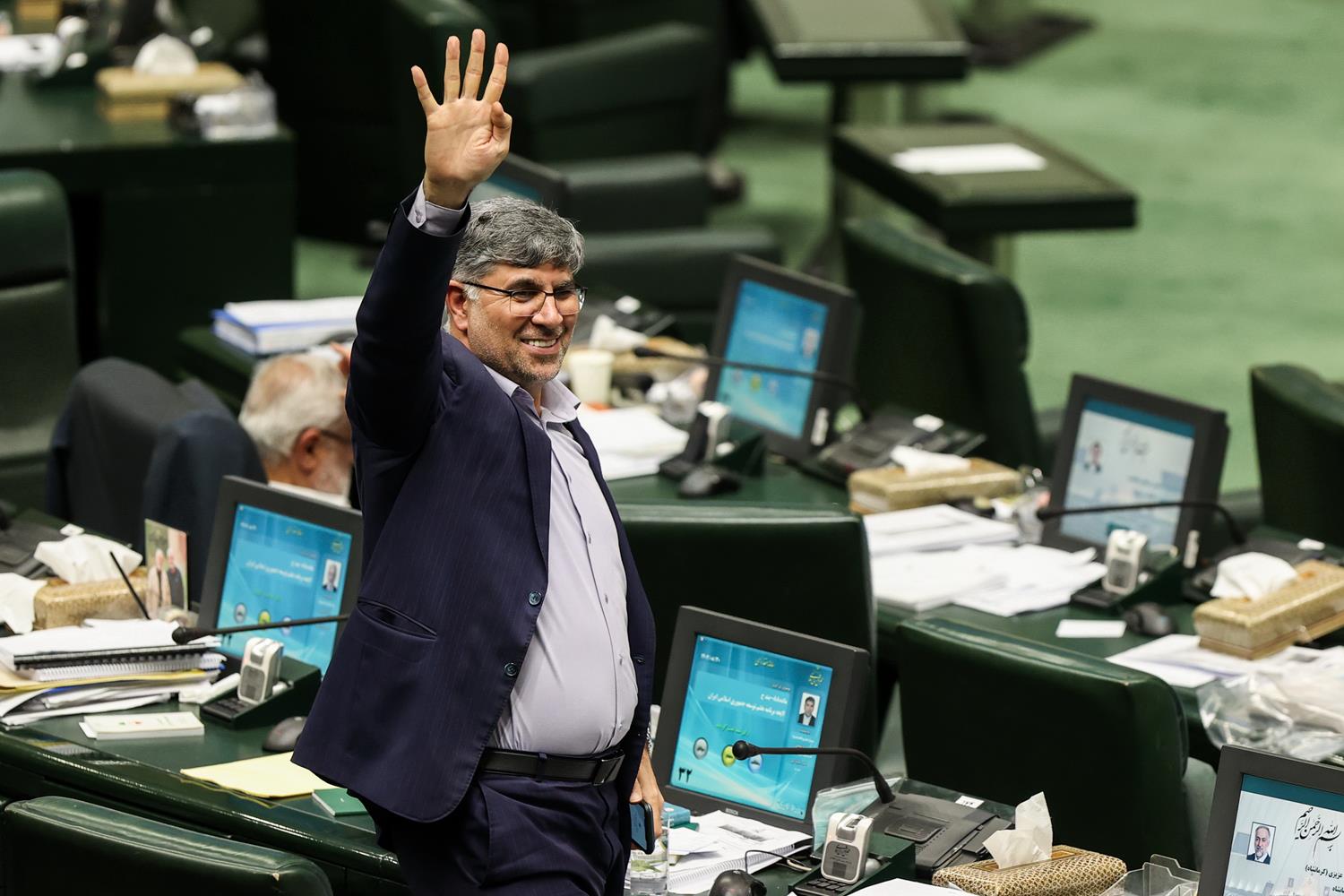 نشست بررسی برنامه هفتم توسعه در صحن علنی مجلس شورای اسلامی