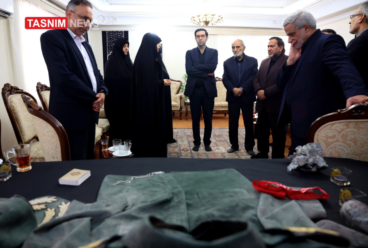 دیدار جمعی از مدیران رسانه‌های کشور با خانواده شهید سلامی