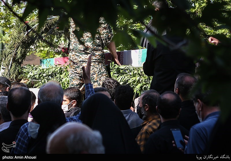 تشییع پیکر شهید مدافع حرم حسن عبدالله‌زاده