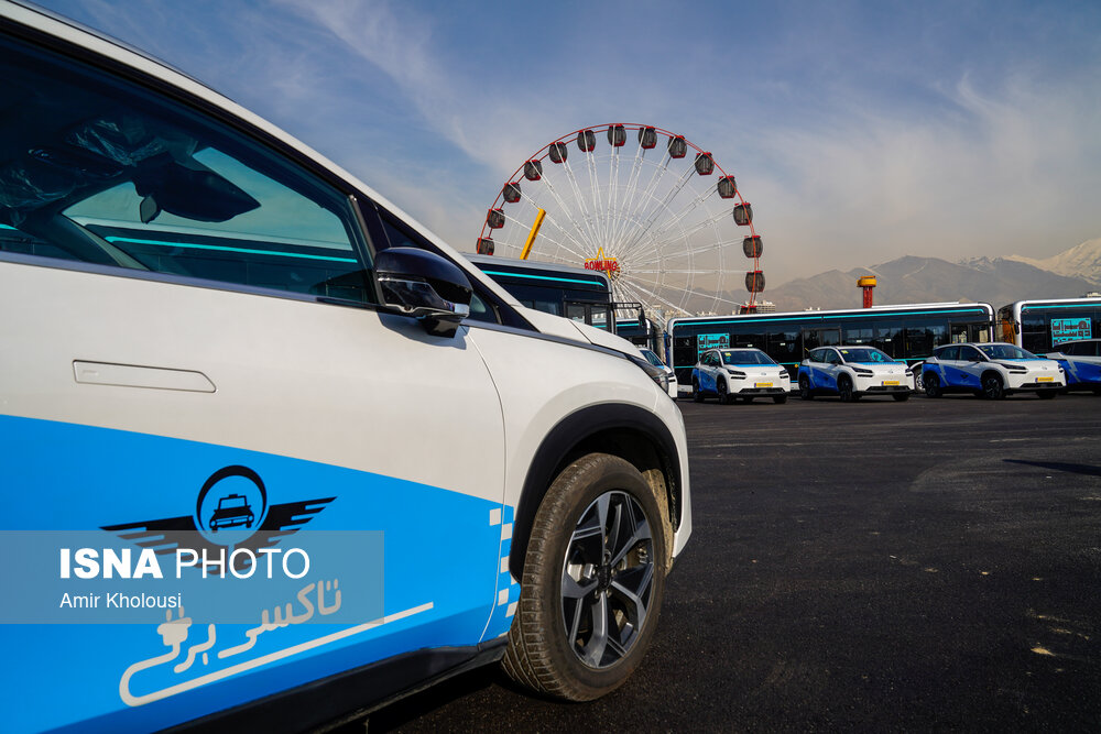 مراسم رونمایی از نخستین بسته حمل و نقل عمومی برقی تهران