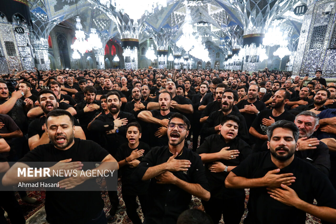 شب تاسوعای حسینی در حرم مطهر امام رضا (ع)