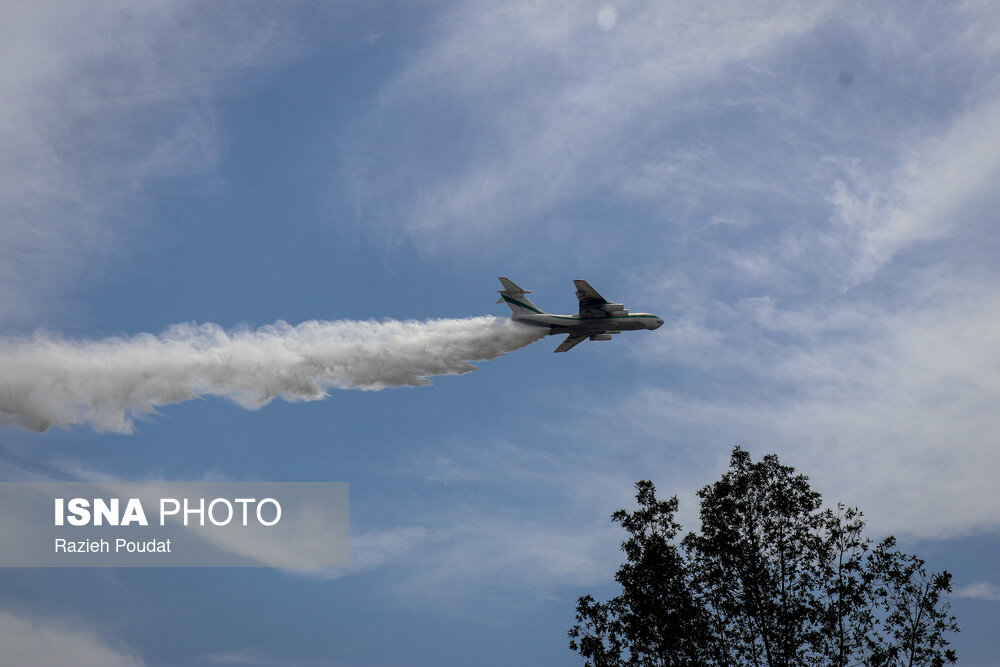 اطفا حریق در «اسکله شهید رجایی» در بندرعباس