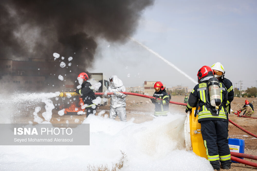 مانور آمادگی و مراسم پاسداشت آتش‌نشانی