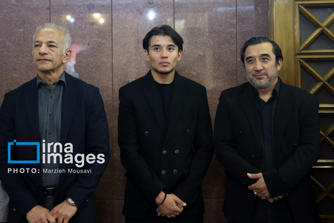 مراسم ترحیم پدر «خداداد عزیزی»