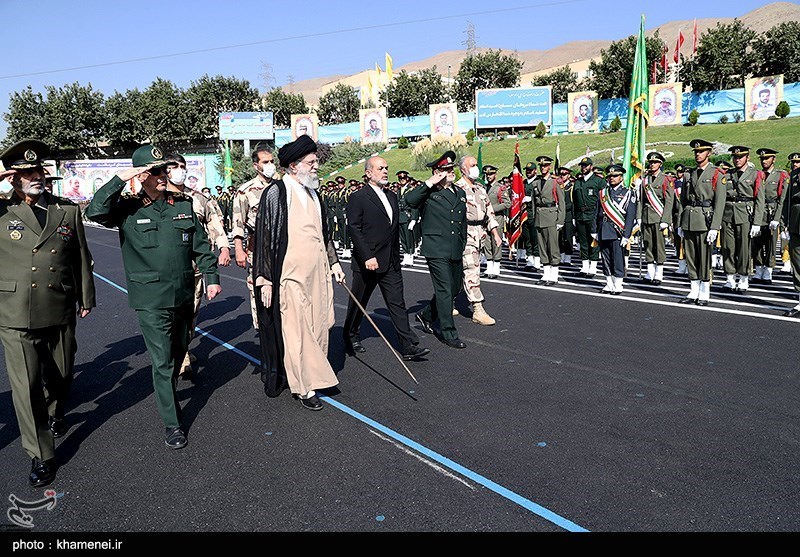 حضور رهبر انقلاب در دانشگاه افسری امام حسن(ع) 