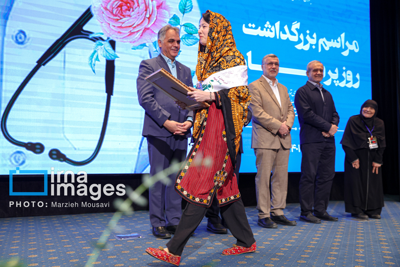 بزرگداشت مقام پرستار با حضور رئیس جمهور