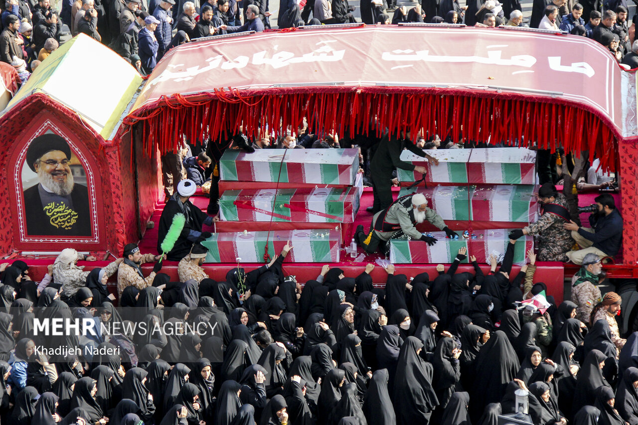 تشییع پیکر مطهر ۳۰۰ شهید گمنام دفاع مقدس در سراسر کشور