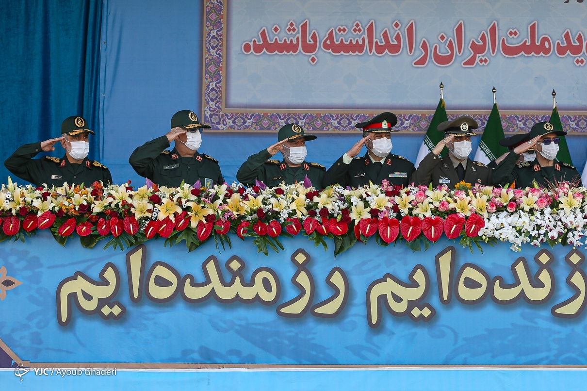 مراسم رژه روز ارتش با حضور رئیسی