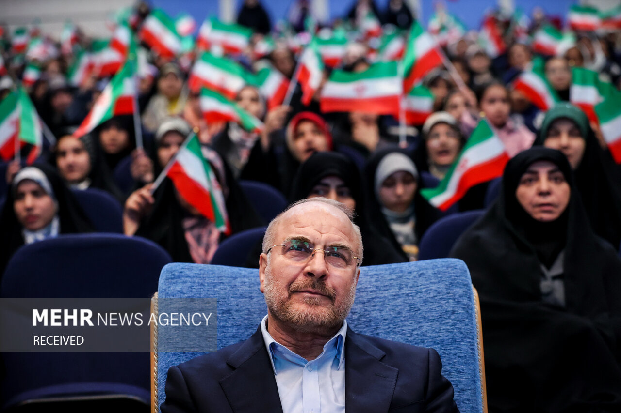 گردهمایی دختران جوان محلات و دانشگاه‌های تهران با حضور رئیس مجلس