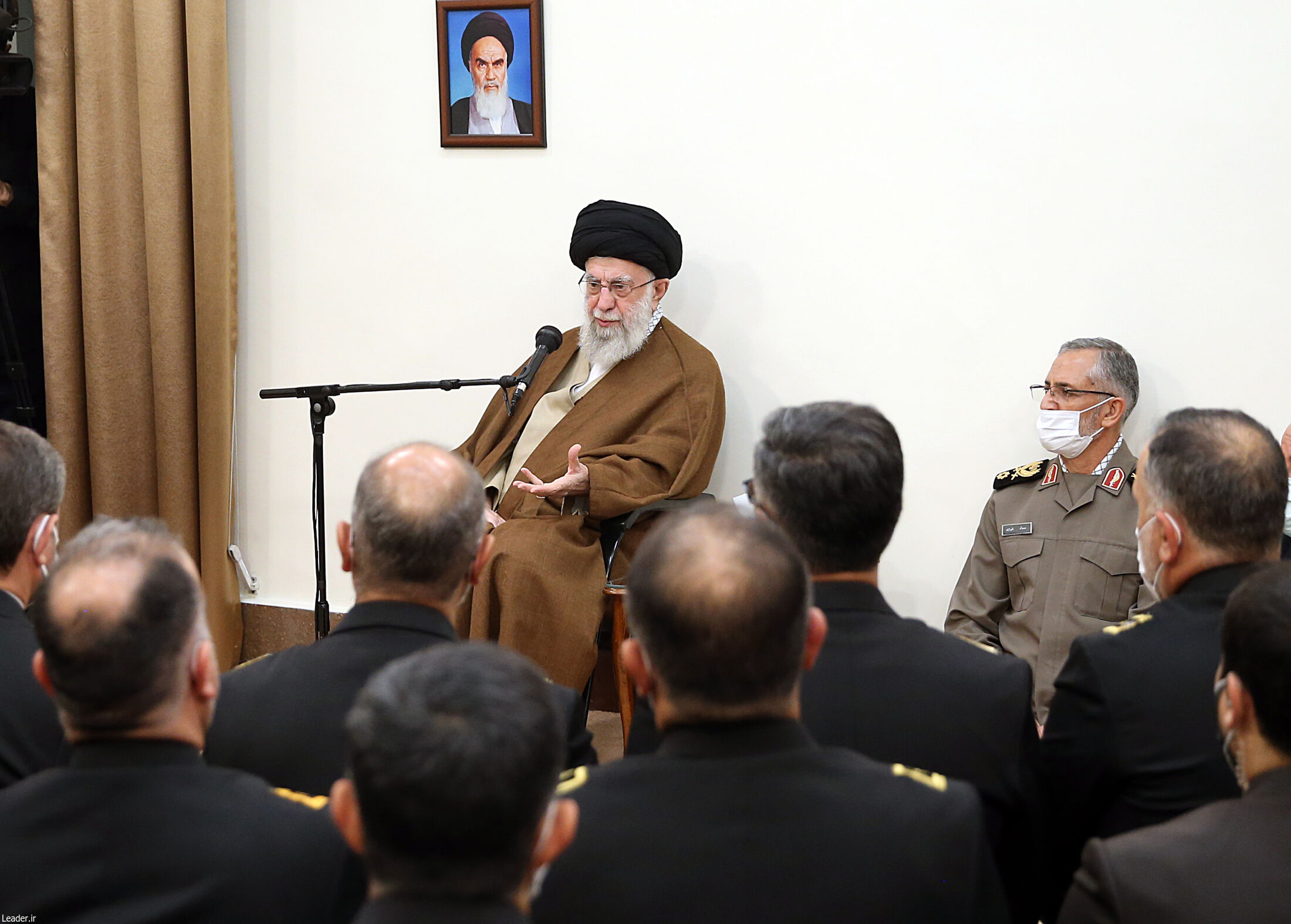 دیدار فرماندهان نیروی دریایی ارتش با رهبر انقلاب