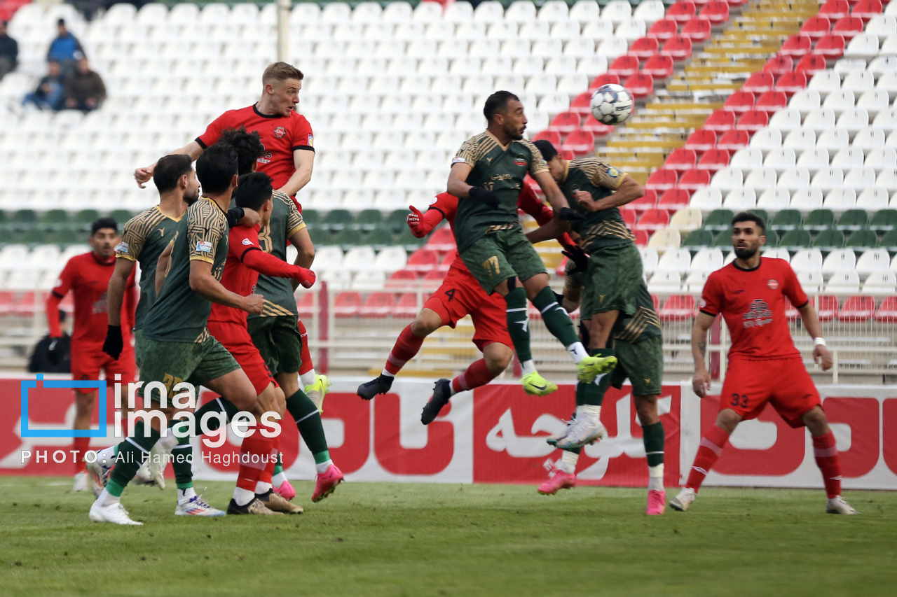 تصاویر عجیب از بازی تراکتور