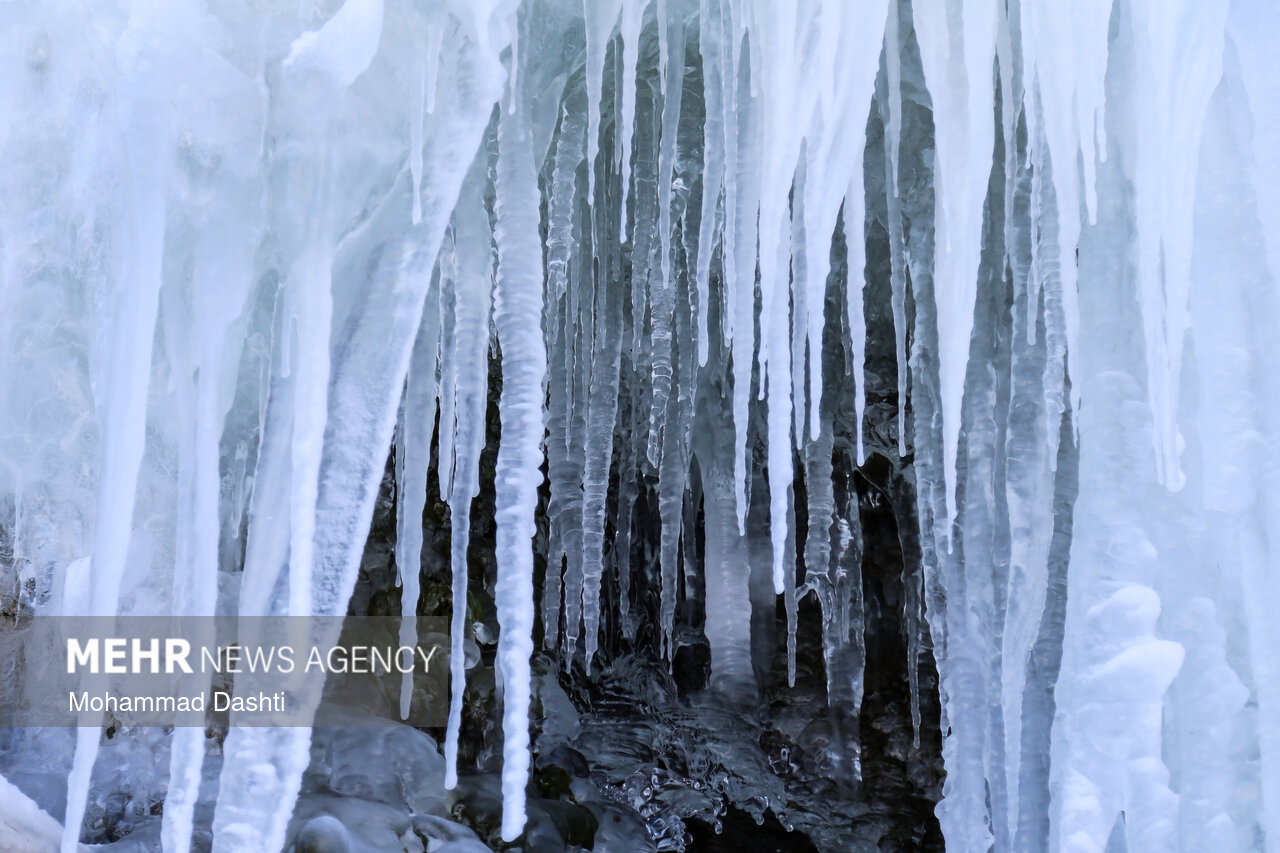 آبشار یخ زده «سردابه» اردبیل