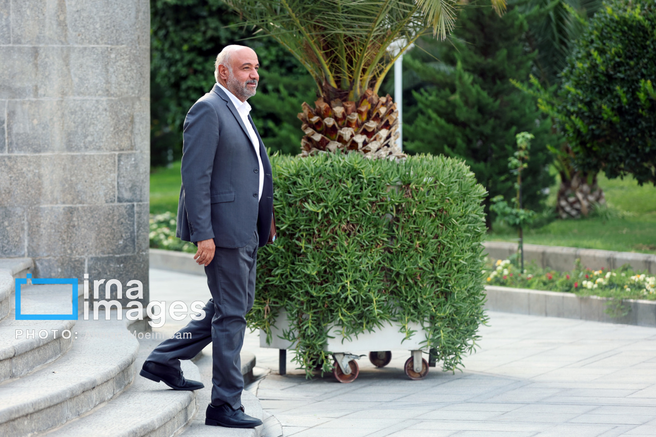 اعضای هیأت دولت در جمع خبرنگاران - ۵ مرداد ۱۴۰۴