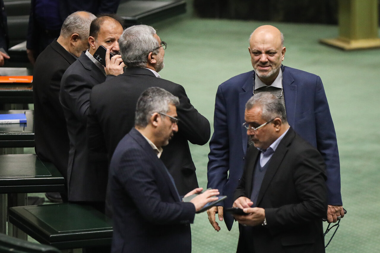 نشست علنی ۹ دی ماه مجلس