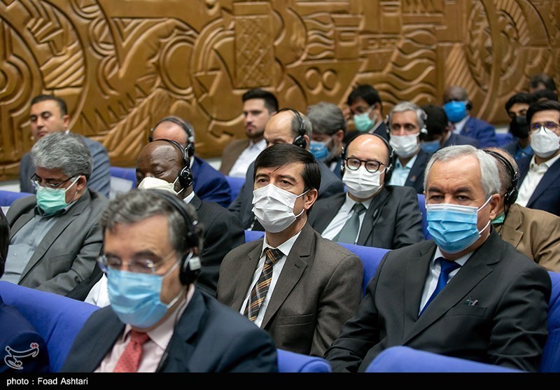 حضور قالیباف در افتتاحیه نمایشگاه نفت و گاز