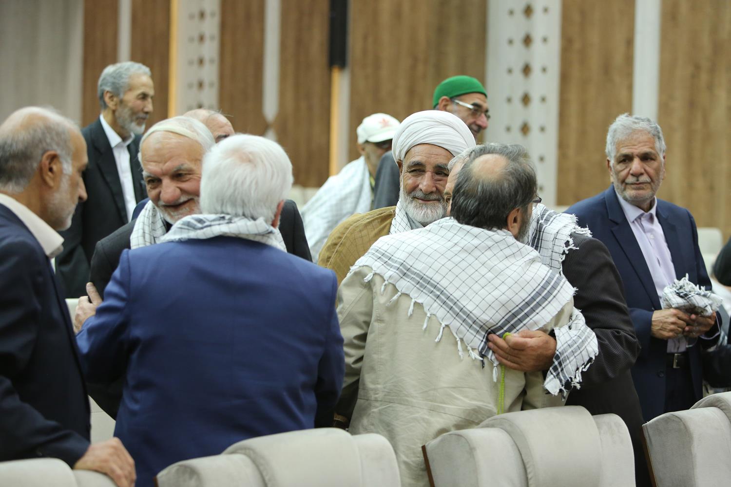 حضور سردار قاآنی و قالیباف در جمع «یاران خراسانی»