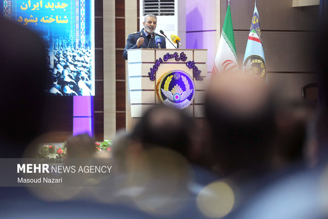 دیدار فرماندهان و کارکنان نیروهای هوایی