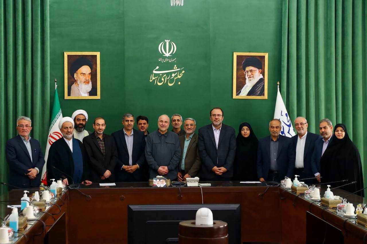 دیدار مجمع نمایندگان استان اصفهان با قالیباف 