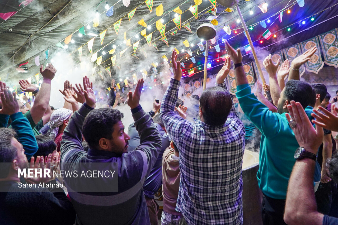 پخت ۵۰ تن سمنو در شیراز