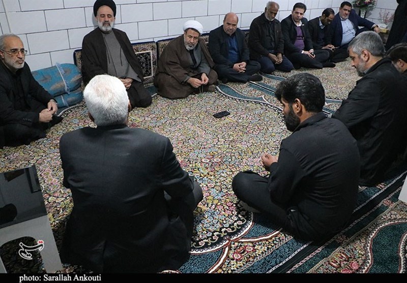 دیدار نماینده رهبری با خانواده‌های شهدای انفجار تروریستی کرمان