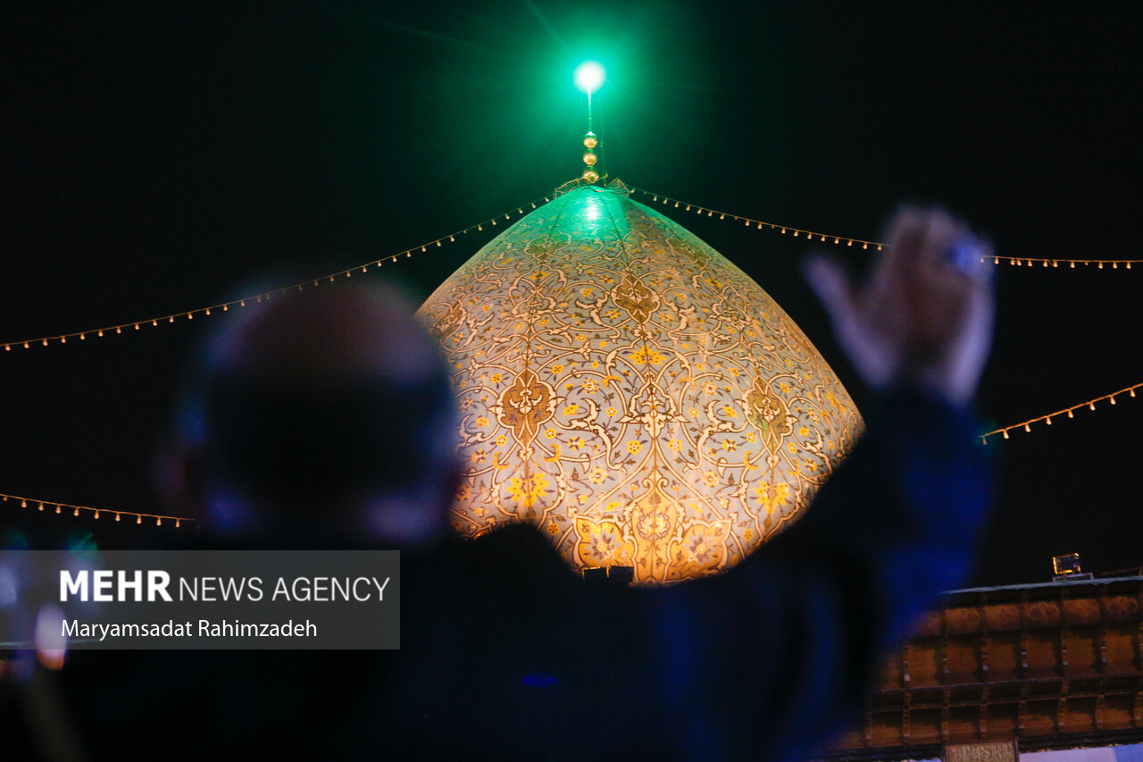 لاله گردانی در حرم شاهچراغ 