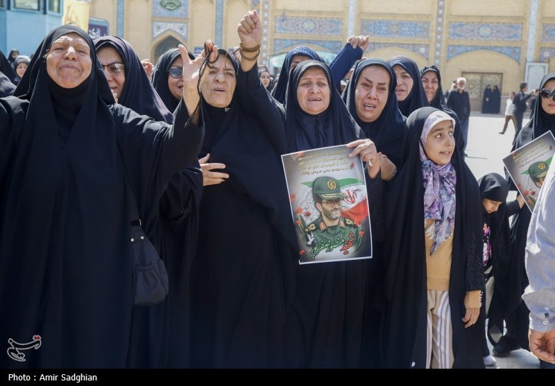 تشییع پیکر شهدا در حرم شاهچراغ (ع)